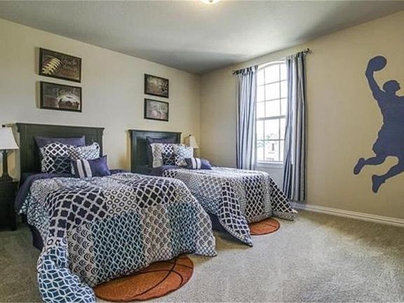 5th image of 7440 Rose Crest Blvd