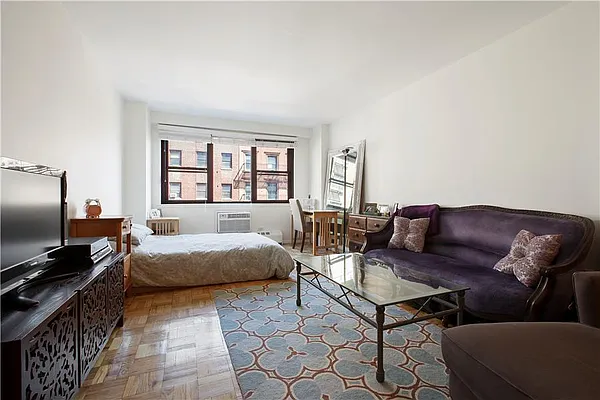 Sold by Real Direct | media 10