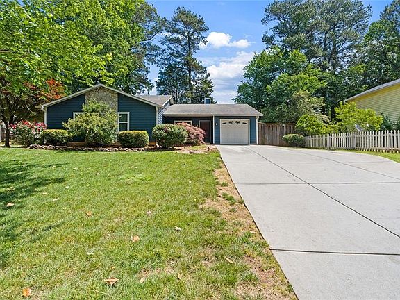 2nd image of 4429 Buckingham Pl