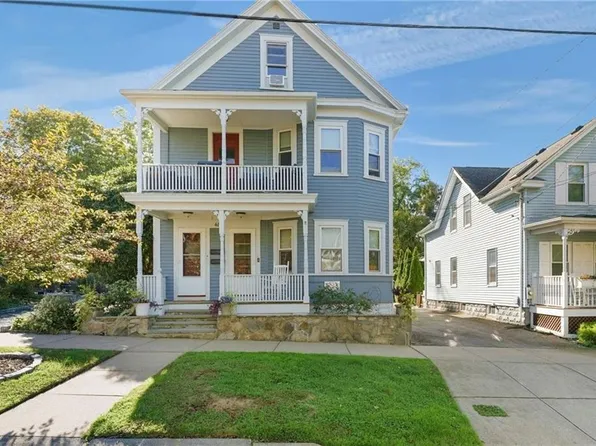 48 Constitution St #1, Bristol, RI 02809