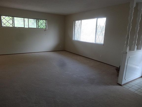 3rd image of 360 Bellerose Dr APT 3