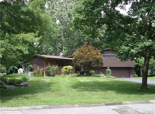 10 Santa Anna Dr, Poughkeepsie, NY 12603