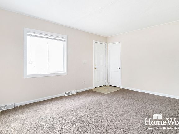 3rd image of 109 N Kaley St