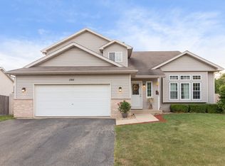 1911 Wildrose Dr, Crest Hill, IL 60403