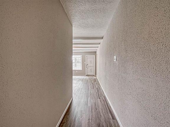 5th image of 6206 S Briar Knoll Dr