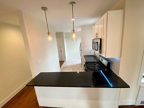4th image of 4746 40th St APT 5G