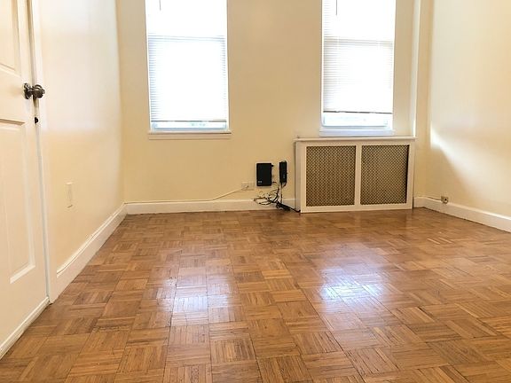 5th image of 23-11 41st St #1