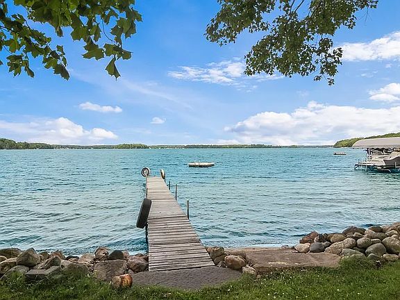 3rd image of 2147 Cove Dr