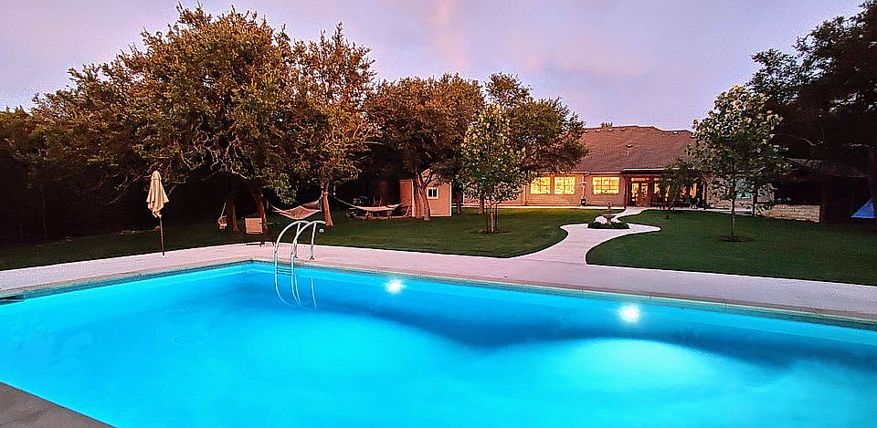 1st image of 600 Saddlehorn Dr