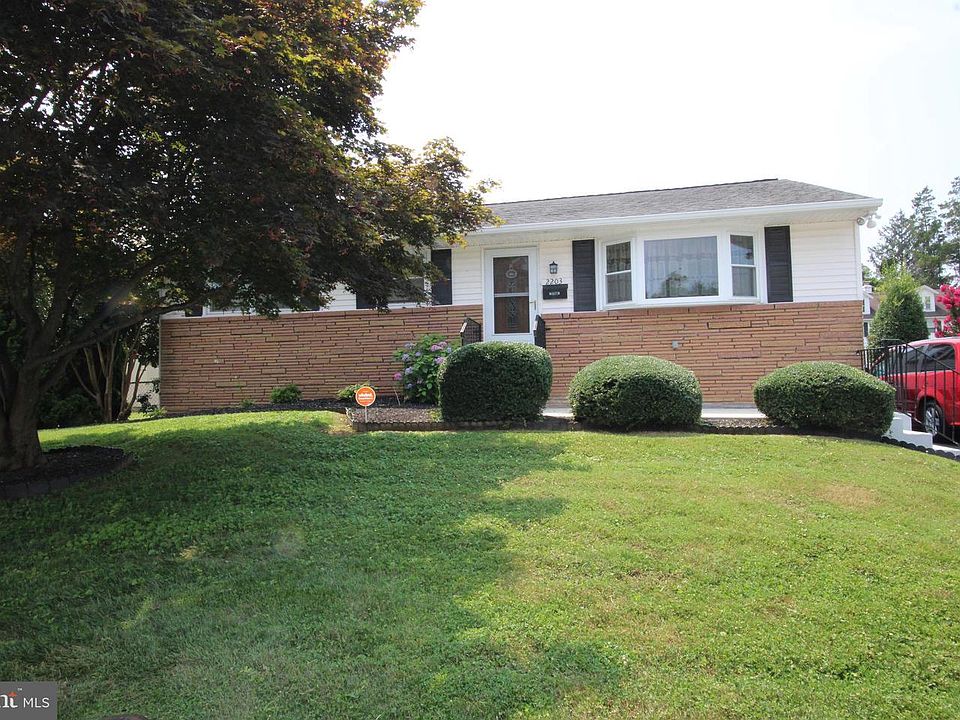 1st image of 2203 Alister Dr