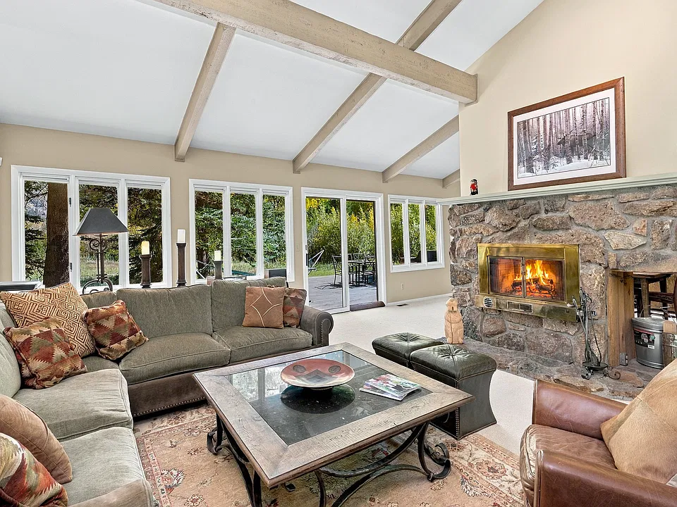 2920 Booth Creek Dr