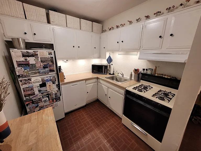 30 Holyoke St #2 — Photo 3