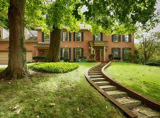 1122 Stratford Pl, South Bend, IN 46614