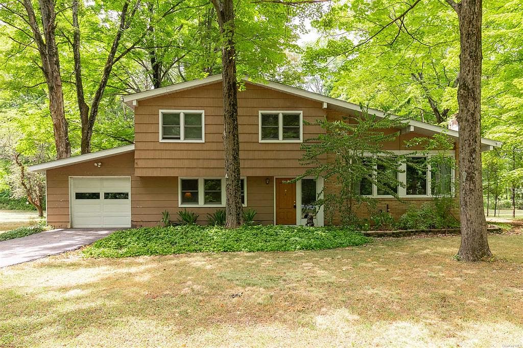 19 Cedar Valley Road, Poughkeepsie, NY 12603 Zillow