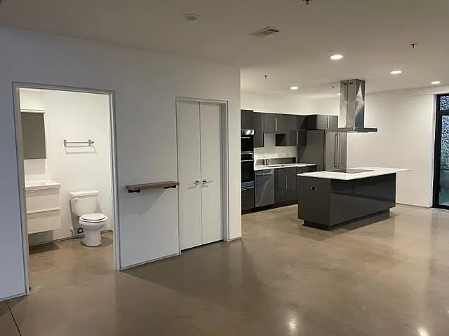 155 Oak Lawn Ave #9 — Photo 5