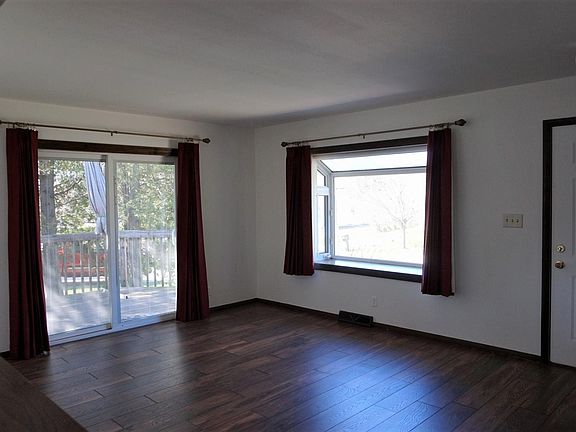 3rd image of 1606 N Lakeview Ave