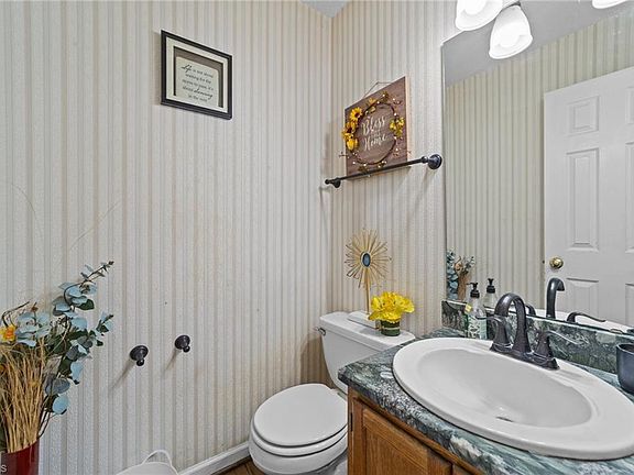 4th image of 4003 Hope Valley Ln