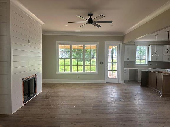 4th image of 169 Belmont Dr