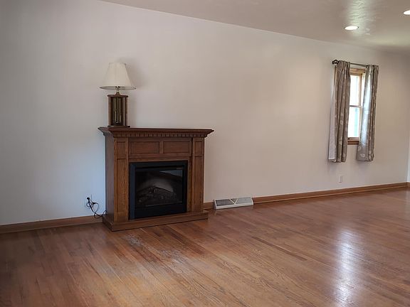 3rd image of 127 Kirby Ave