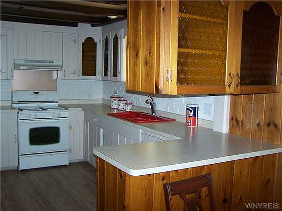 3rd image of 382 W Hazeltine Ave