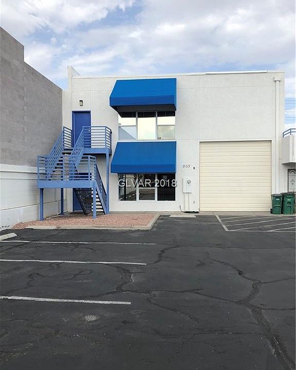 1st image of 901 Walnut Dr #0