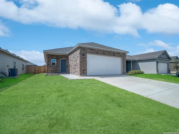 14659 Hackamore Way, Elmendorf, TX 78112
