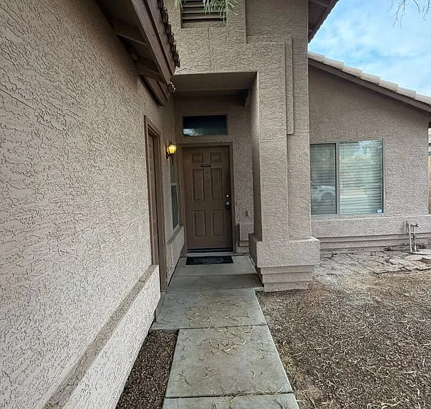 11344 W Barbara Ave — Photo 2