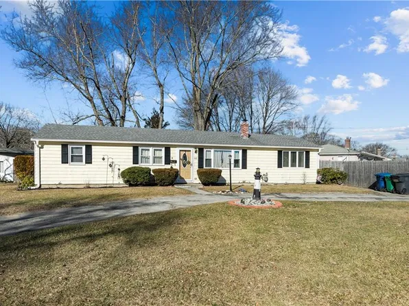 140 Asylum Rd, Warwick, RI 02886