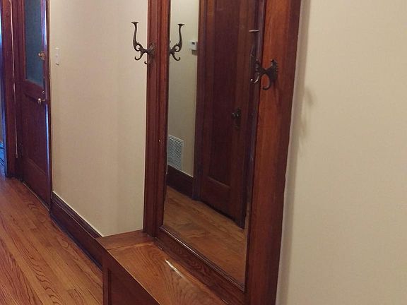 4th image of 3913 N Lincoln Ave #2