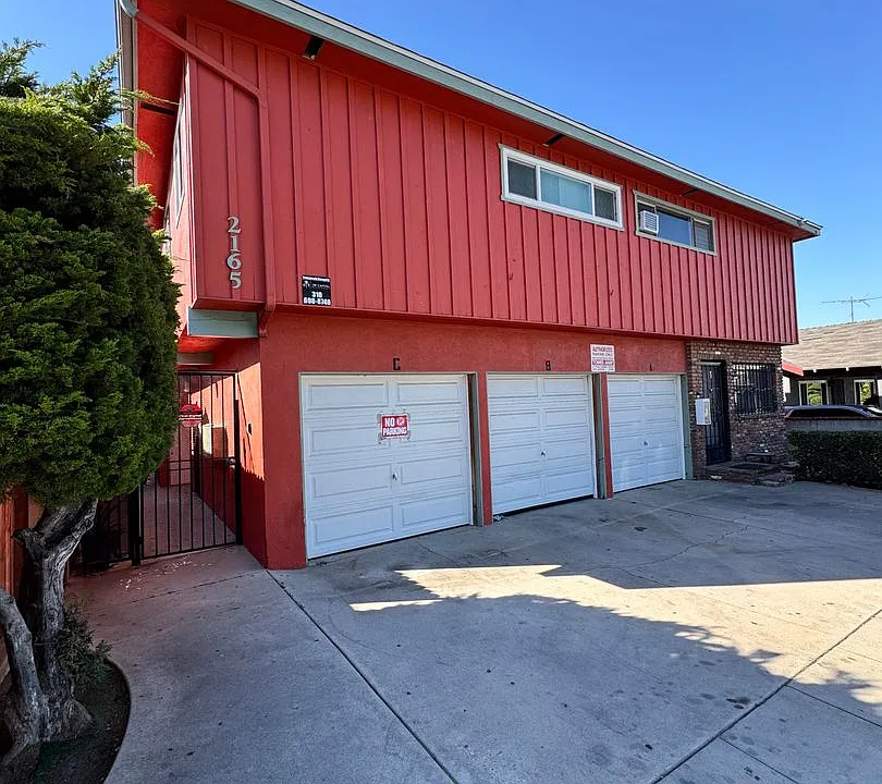 2165 Locust Ave