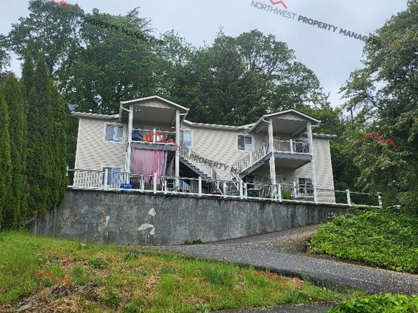 240 NE Washington Ave APT A