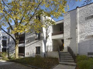 330 W Miner St APT 1A, Arlington Heights, IL 60005