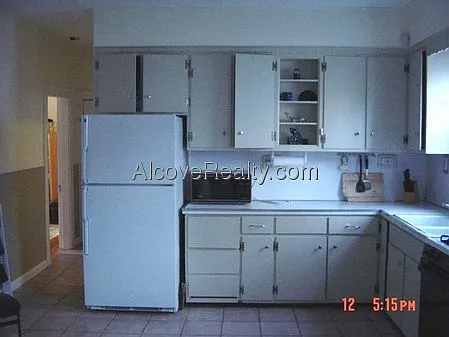 3 bed, 1.0 bath, $4,000 — Photo 3