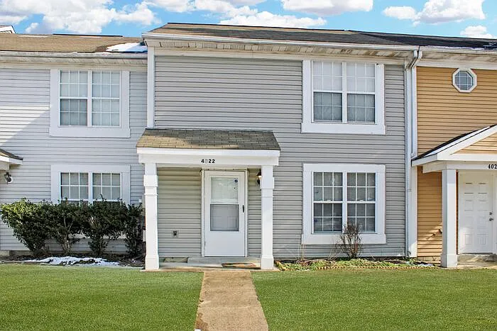 4022 Bluebird Dr photo 1
