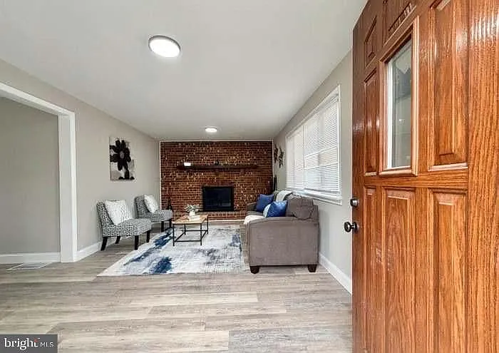 31 Mantua Rd — Photo 2