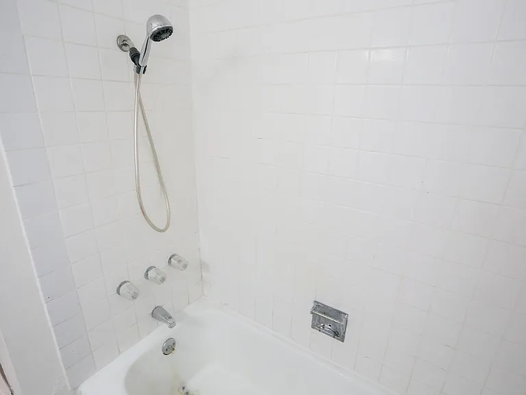 19422 Archwood St — Photo 23