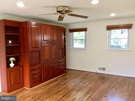 3rd image of 4304 Aspen Dr