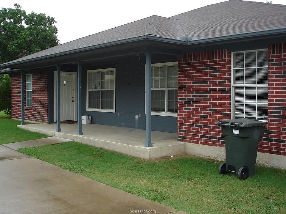 2nd image of 1007 Autumn Cir APT B
