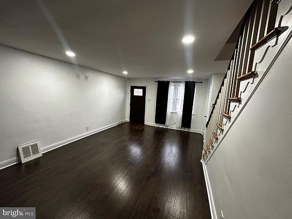 3rd image of 3050 Willits Rd