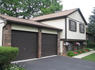 1121 Acillom Dr, Westerville, OH 43081