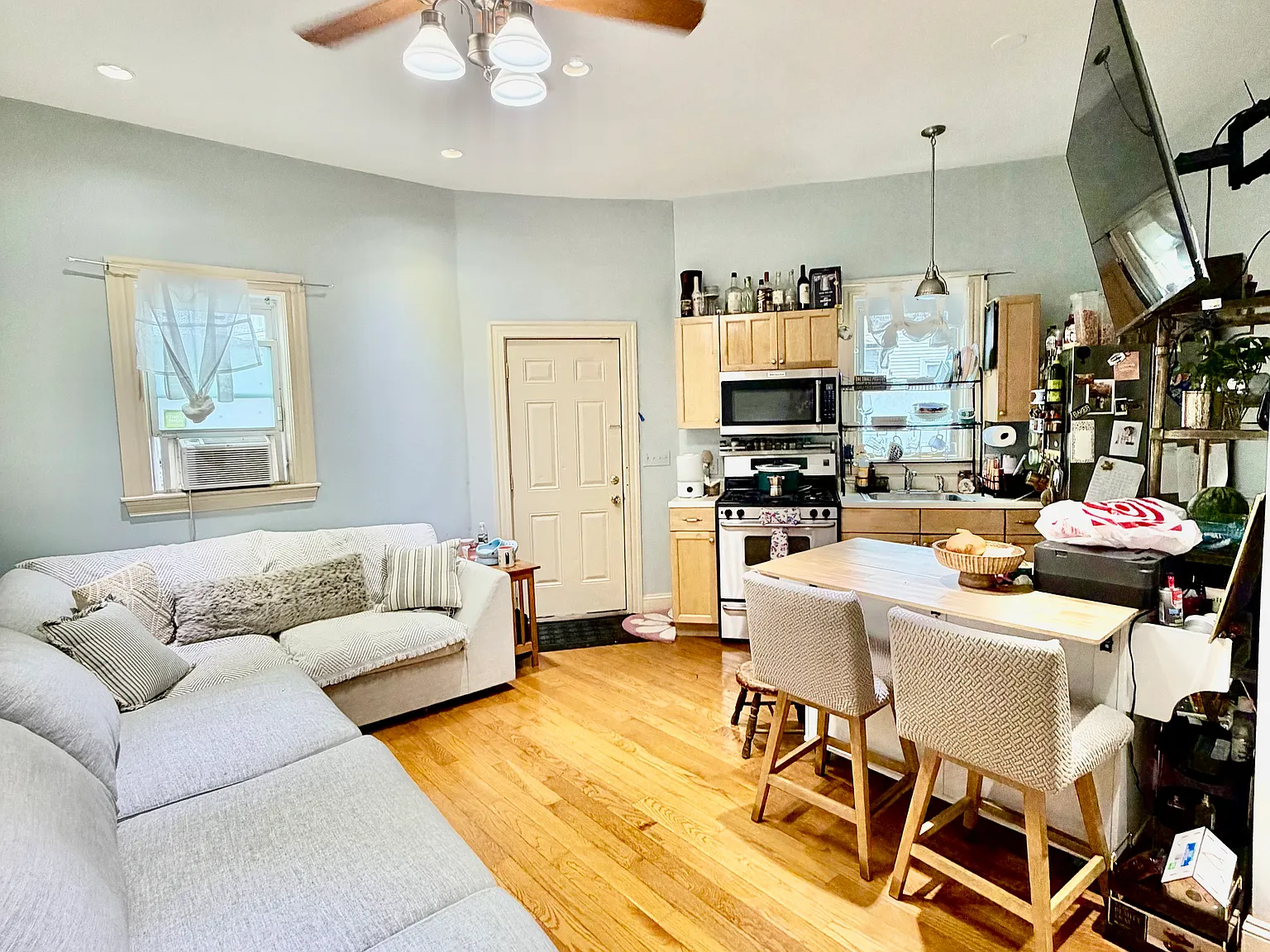 1 bed, 650 sqft, $2,250 — Photo 2