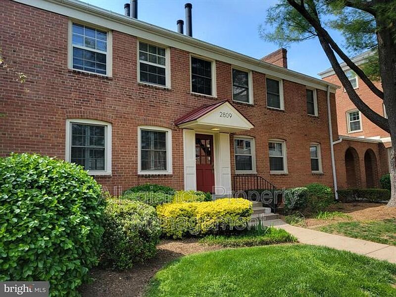 1st image of 2809 Arlington Blvd APT 201