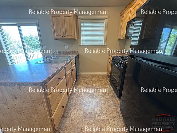 4th image of 1060 N Stevens Dr