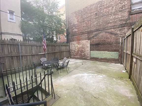 4th image of 146 Stanton St #1AA