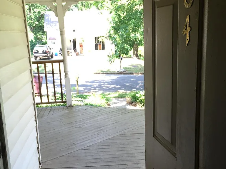 804 Austin Ave — Photo 16
