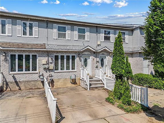 2nd image of 104 Pearsall St