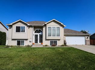 18527 E 12th Ave, Greenacres, WA 99016