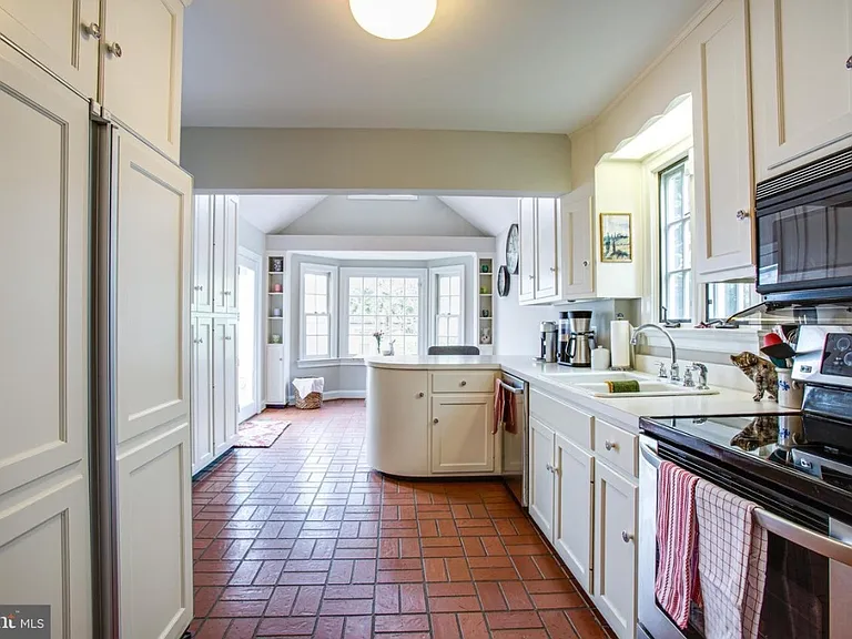 507 Hanover St — Photo 10