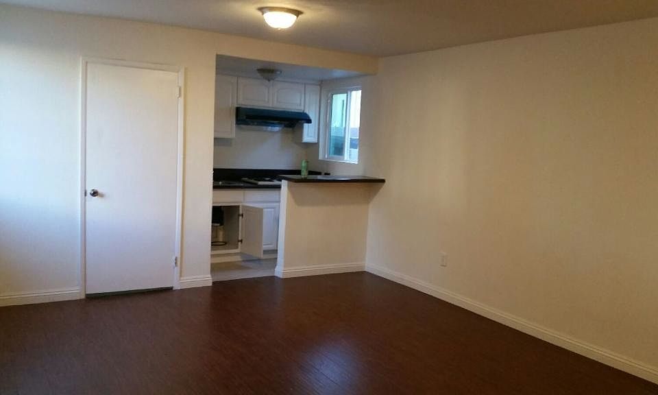 2nd image of 433 N 10th St