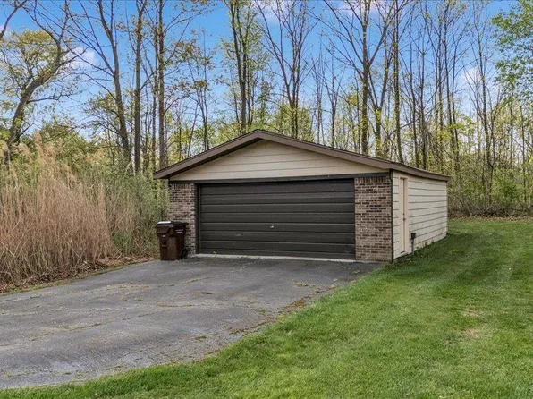 55767 Sandy Ln #V, Utica, MI 48316